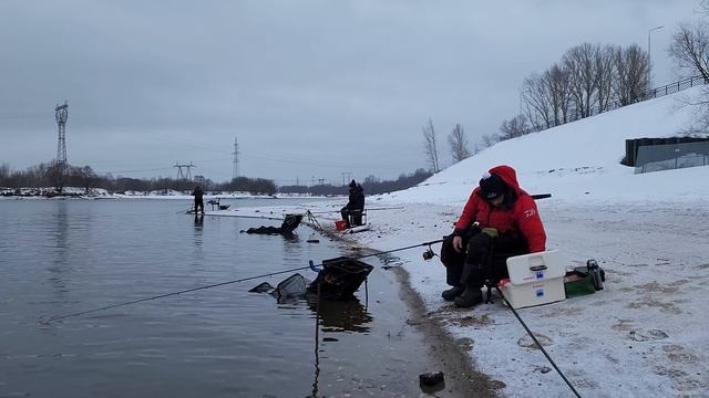 Тонкости ловли леща зимой смотреть онлайн