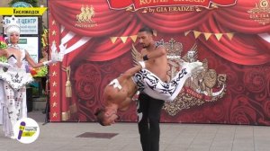 Карнавал-кавалькада артистов шоу «5 континентов» в Кисловодске