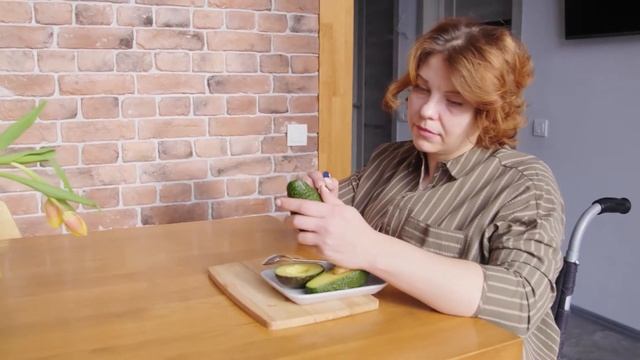 НЕ ВЫБРАСЫВАЙТЕ КОСТОЧКУ АВОКАДО / ДЛЯ ЗДОРОВЬЯ И КРАСОТЫ смотреть онлайн