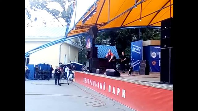 ГРУППА "БРАТЬЯ ГРИМ" в НОВОСИБИРСКЕ 28.07.2018 г. смотреть до конца))) смотреть онлайн