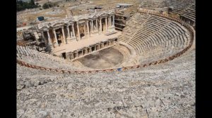 Луны было три, но две упали на Землю