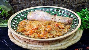 Куриные голени с рисом и капустой