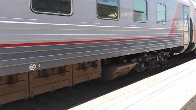 ЭП20-023 с поездом №020 Москва - Ростов-на-Дону.