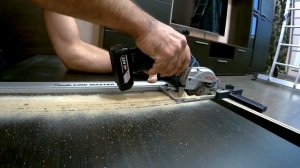 Упил шкафа при помощи циркулярки Bosch GKS 12V-26