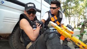 Nerf Guns War : Task S.W.A.T Girl Of SEAL TEAM Attack MR.Black Of Dangerous Team Criminals