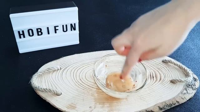 YÜZÜNDEKİ LEKELERE SAFRAN KREMİ UYGULADI ,LEKELER UÇUP GİTTİ ,CİLDİ SIKILAŞTI . DOĞAL CİLT BAKIMI смотреть онлайн