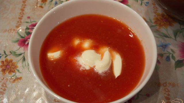 Говядина в горшочках под соусом.