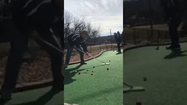 Winter Games Mini Golf: Putt U