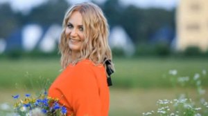 Скажи мне
Что-нибудь хорошее...