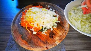 НЕ ЗНАЕТЕ ЧТО ПРИГОТОВИТЬ ИЗ КАПУСТЫ? НЕ УСТАЮ ГОТОВИТЬ ТАКИЕ ЛЕПЕШКИ