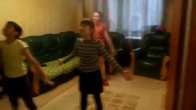 Танцуем под х бокс , Кинект ))) смотреть онлайн