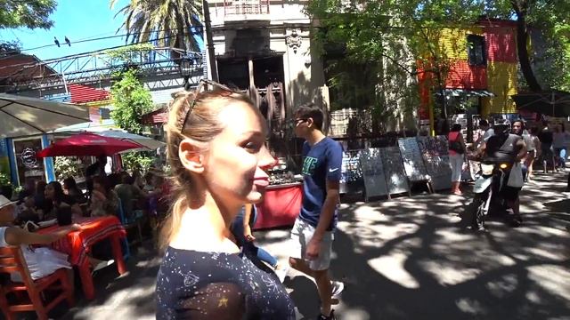 Буэнос Айрес - район Ла Бока. Аргентина. Папа Римский сместил Месси! смотреть онлайн