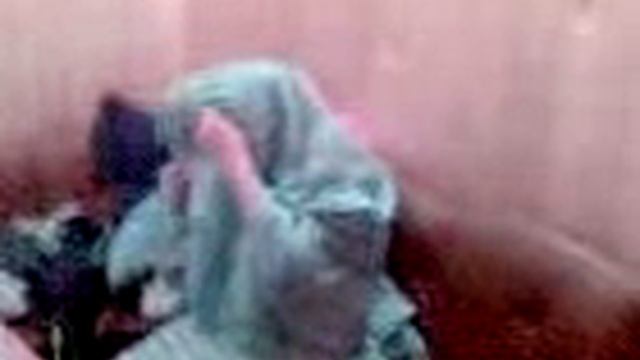 помогите одеть простынь смотреть онлайн