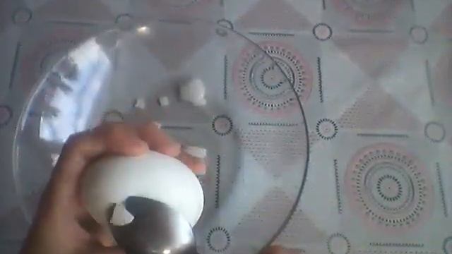 как почистить варенное яйцо ложкой смотреть онлайн