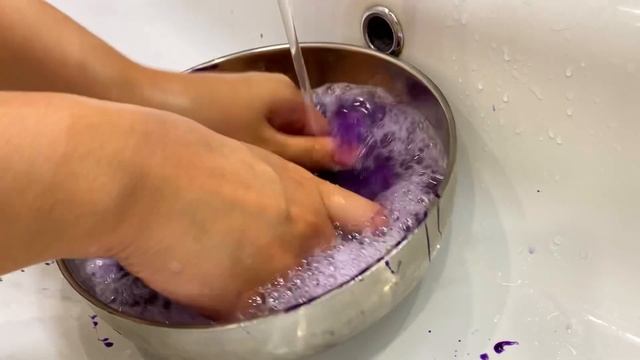 Фигня.Но работает! Как почистить безцветный чехол?Как я покрасила чехол.Colourless case. смотреть онлайн