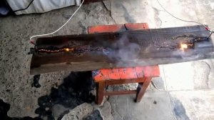 Узоры Лихтенберга/молнии на дереве!