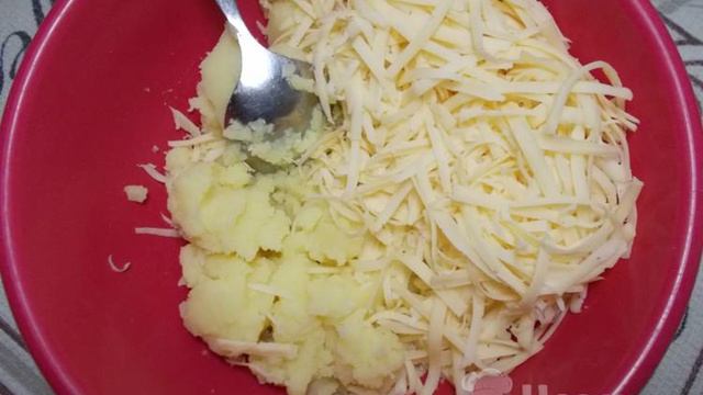 Хычины с картофельным пюре и сыром