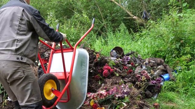 МБУ «Зеленстрой» произвело уборку Анастасьинского кладбища