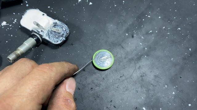 Lexus / Toyota TPMS Sensor Battery Replacement смотреть онлайн