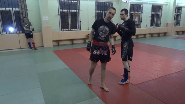 Тень правой - хук на скачке - проход в ноги смотреть онлайн