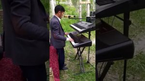 Орозбек Сапаров.Кош эмесе мектебим.Жандуу ырдап ...👍#тойәндері #тойырлары