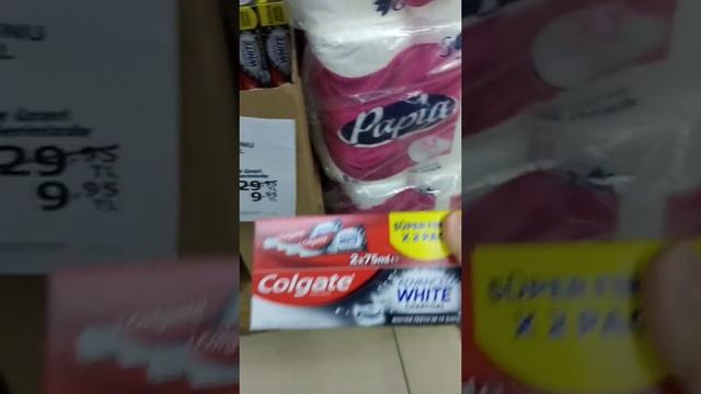 В Турции зубная паста Colgate за треть стоимости.