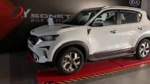 Finally KIA SONET 2020 is here | Premium Features in Cheap SUV | Interior, Exterior, Sunroof | Anan