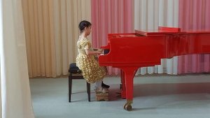 Китбалян Кристина и Мария, 7 лет. "Танец маленьких утят". Т.Вернер
