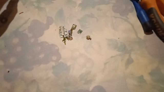 Разбираем на металлолом DVD плейер Rolsen RDV-740.Сколько можно заработать. Разборка хлама. смотреть онлайн