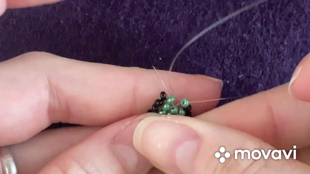 Первая часть видео жабка с кругом в технике крестик из бисера#бисероплетение #фигуркиизбисера #рек