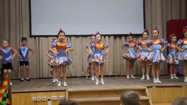 Танец "Мамонтенок" 16 декабря 2017 смотреть онлайн