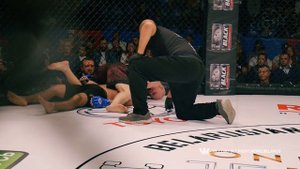 Боец уснул от удушки. Жёсткая гильотина  ММА / MMA