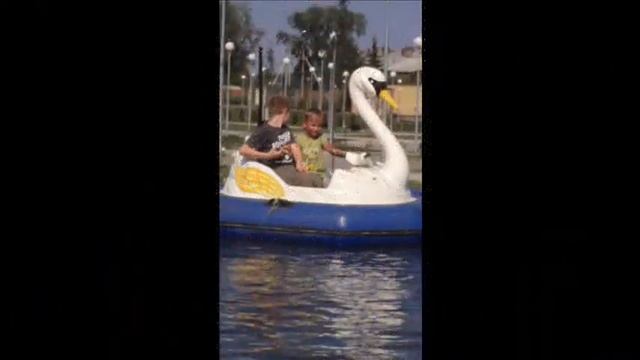 ДЕТСКАЯ ПРОГУЛКА В ВОЛШЕБНЫЙ МИР СКАЗКИ ГОРОД ИШИМ 2013 ГОД смотреть онлайн