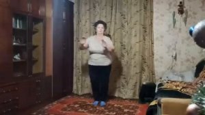 Ежедневная зарядка и упражнения для похудения 50+ 60+ Ходьба с Лесли( памяти мамы)