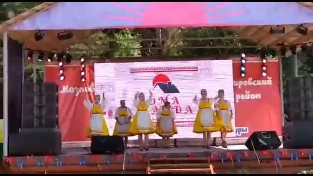 Хореографический ансамбль"Каблучок"- "Карельские забавы"