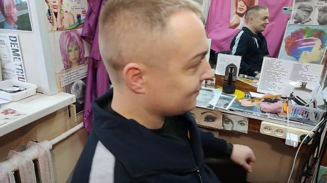 Постриглись под Площадку смотреть онлайн