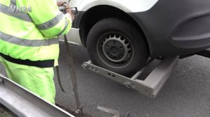 18.04.2023 - VN24 - Kastenwagen prallt auf A1 bei Spurwechsel auf Transporter