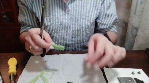 Moser 1400 очистка и дезинфекция. Снимаем ножи.