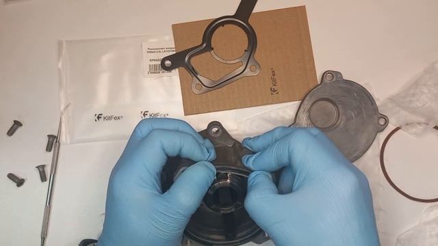 Замена уплотнения вакуумного насоса OM642 3 0L LA1231061, 6422300065