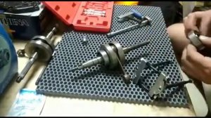 Как  снять коренные подшипники с коленвала.