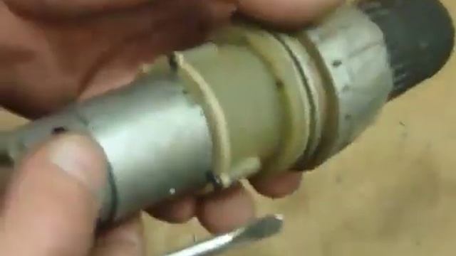 Видео шуруповерт, взгляд изнутри смотреть онлайн