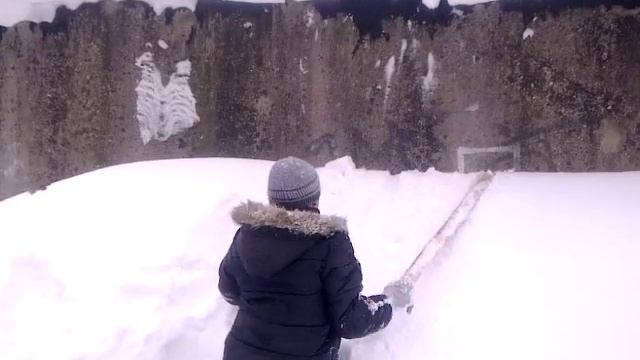 как надо уберать снег с гаражей