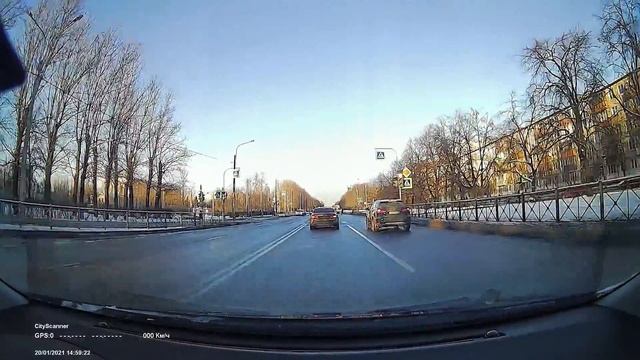 Обзор SilverStone F1 CityScanner от navINSIDE свозь деревья