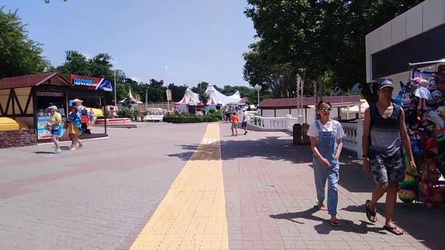 22 июня 2021 г. Набережная Кабардинки🏝️🗼. Пошли на обед🥗🍽️. Столовая под шатёром🎪 смотреть онлайн