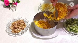 Шикарный салат с ананасами и  грецкими орехами за 10 минут