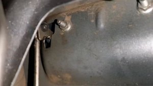 Замена актуатора водительской двери на ладе приоре (моторедуктора электроблокировки замка двери)