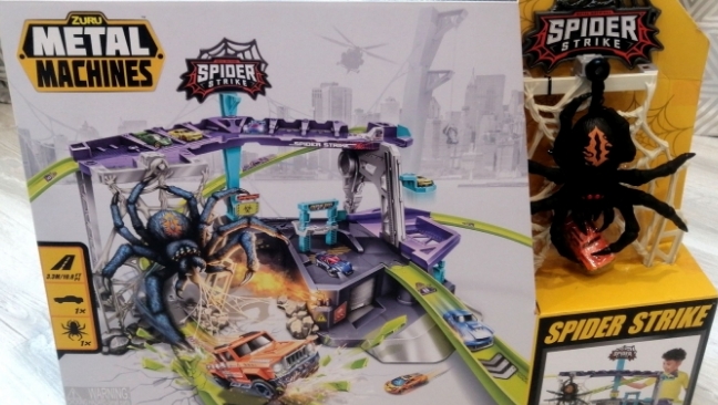zuru METAL MACHINES SPIDER STRIKE супер крутой 😎 трек 🔂 паук. ОБЗОРЫШ крутые ролики. детский мир ?