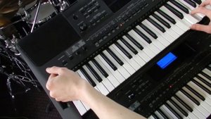 Тестируем Yamaha PSR E453 и Yamaha PSR EW400 с Владимиром Михновичем и... с юмором ;)