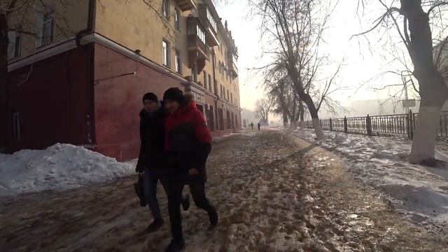 Пр. Бухар-Жырау от д. №20 до д. №38 - Ворота Города, ДКГ, жанровые скульптуры 18 Января 2023 года