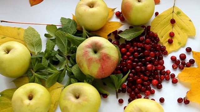 Витаминный яблочно-клюквенный сок смотреть онлайн